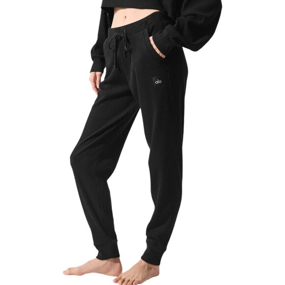 ALO YOGA  - Black Muse Sweatpants - XXS - Retails @ 155 - Picture 1 of 7